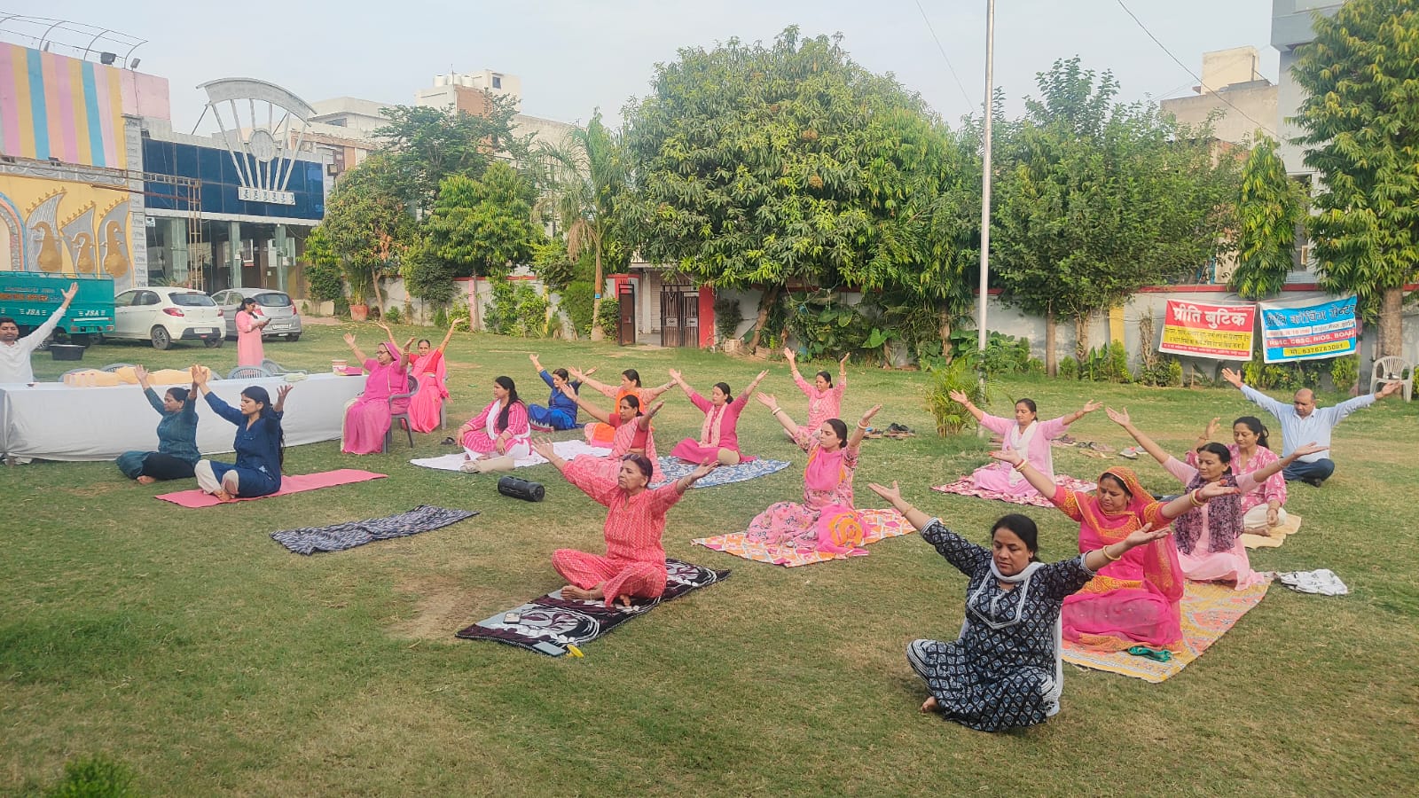महिला स्वास्थ्य जागरूकता कार्यक्रम में योग, ज़ुम्बा, राजयोग व सीपीआर प्रशिक्षण