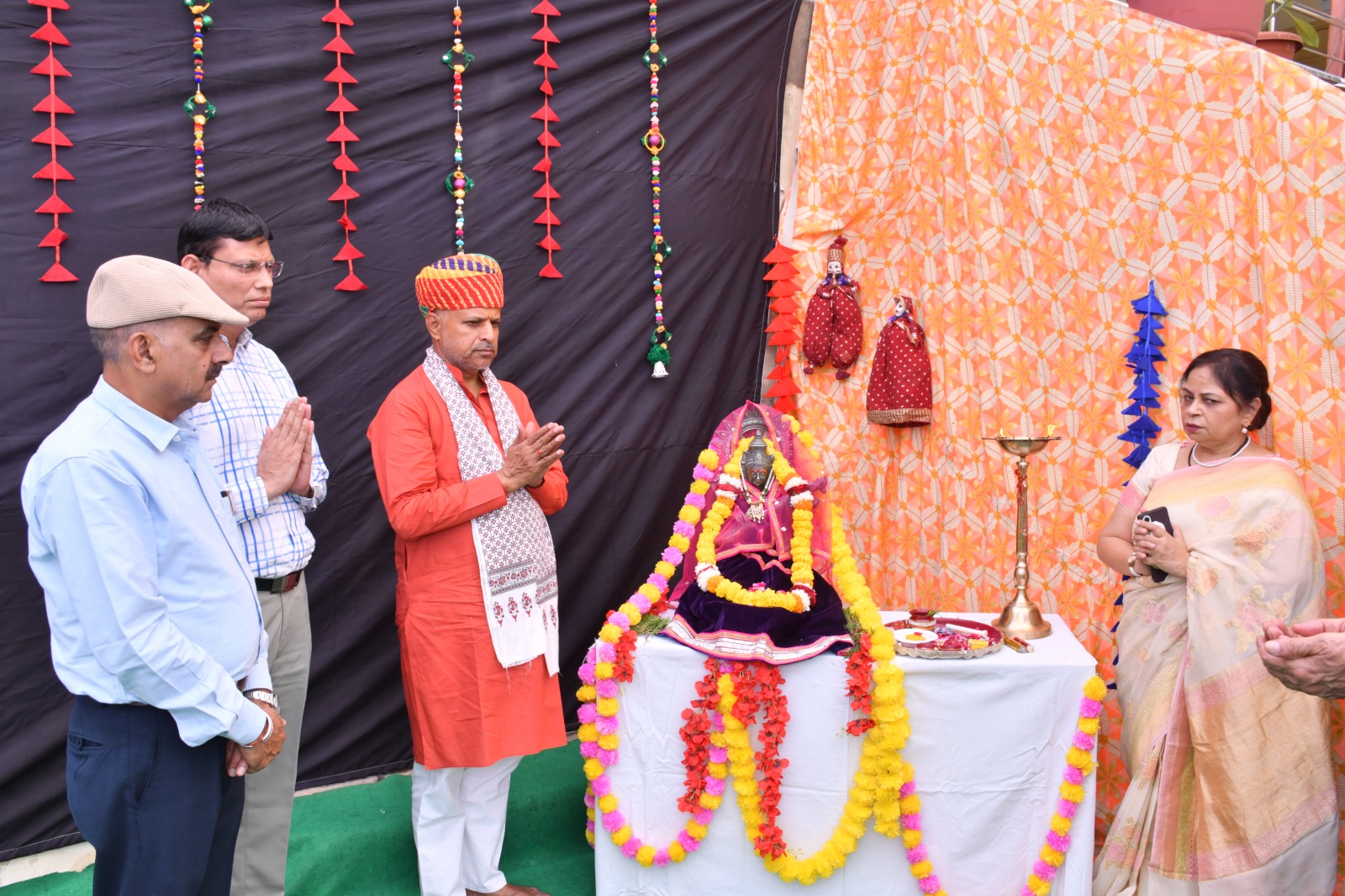संस्कार और अनुशासन से बनेगा व्यक्तित्व